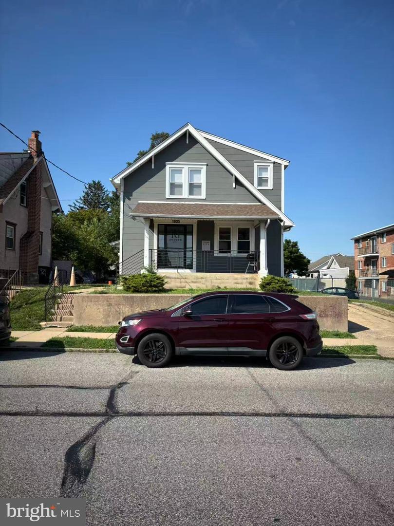 1923-25 Grant Ave Property Photo 1
