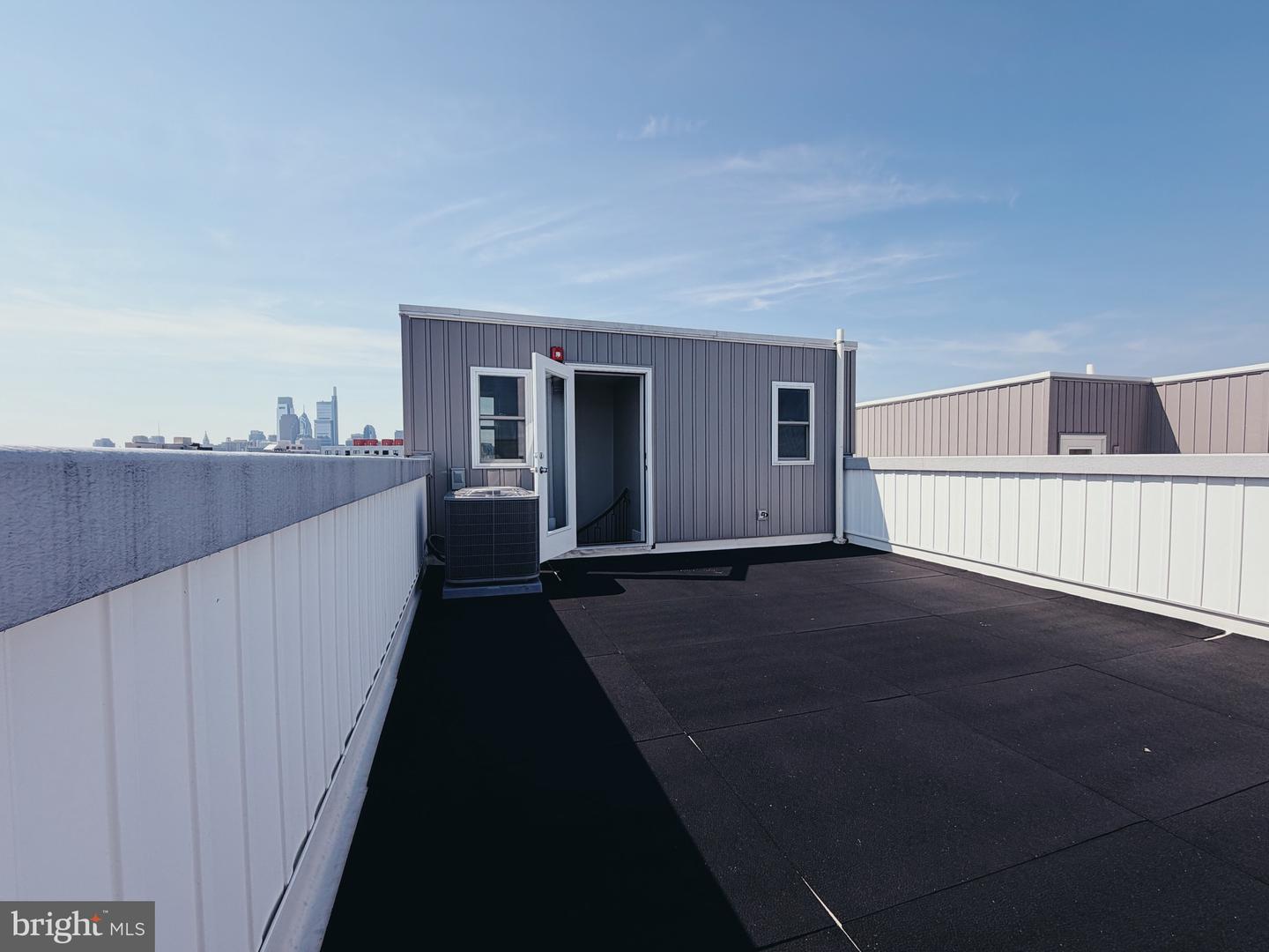 2720 W THOMPSON ST #UNIT H Property Photo 1