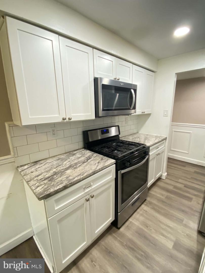 110-30 BYBERRY RD #E2 Property Photo 1