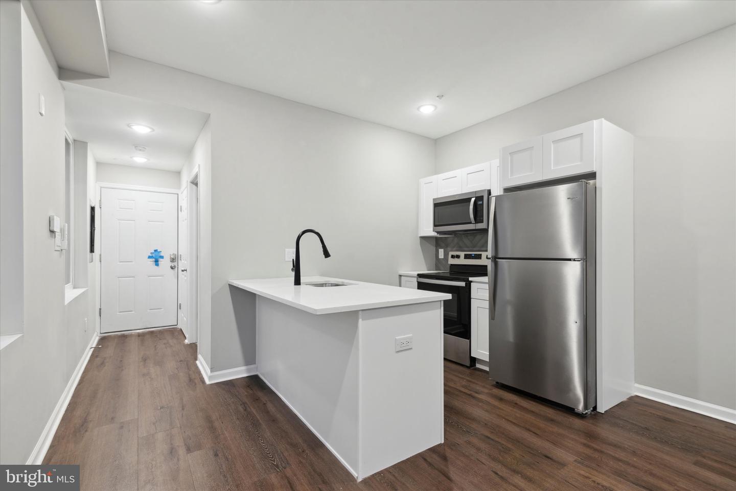 1230 N Marshall St #2f Property Photo 4