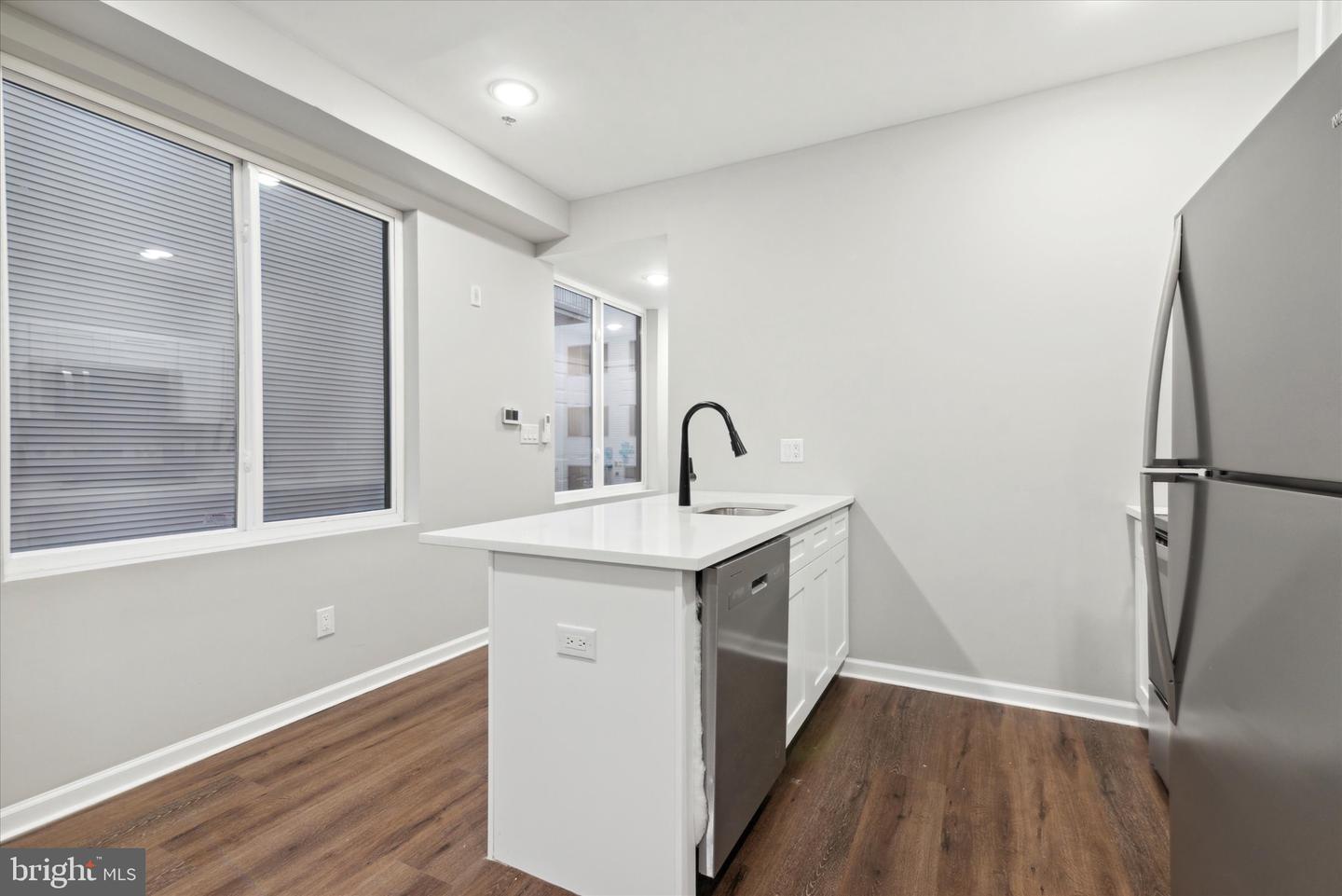 1230 N Marshall St #2f Property Photo 6