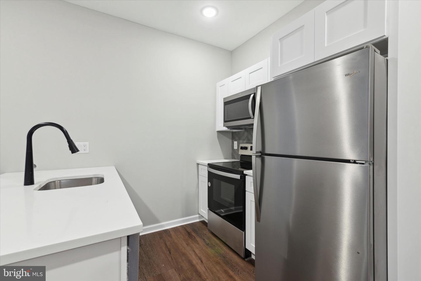1230 N Marshall St #2f Property Photo 7