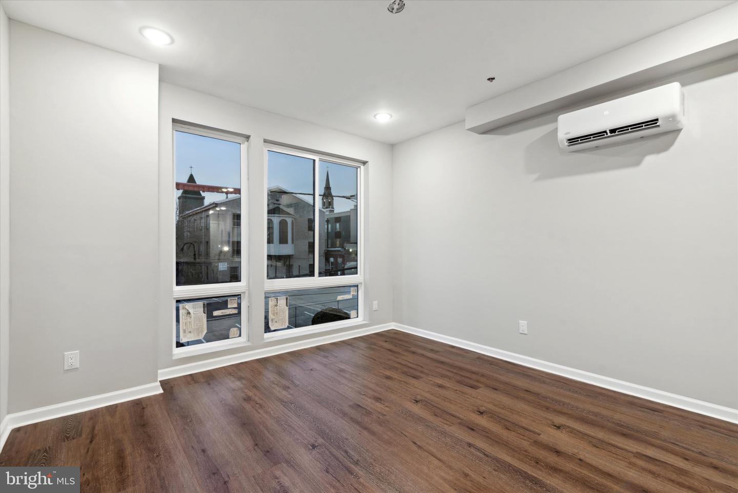 1230 N Marshall St #2f Property Photo 8