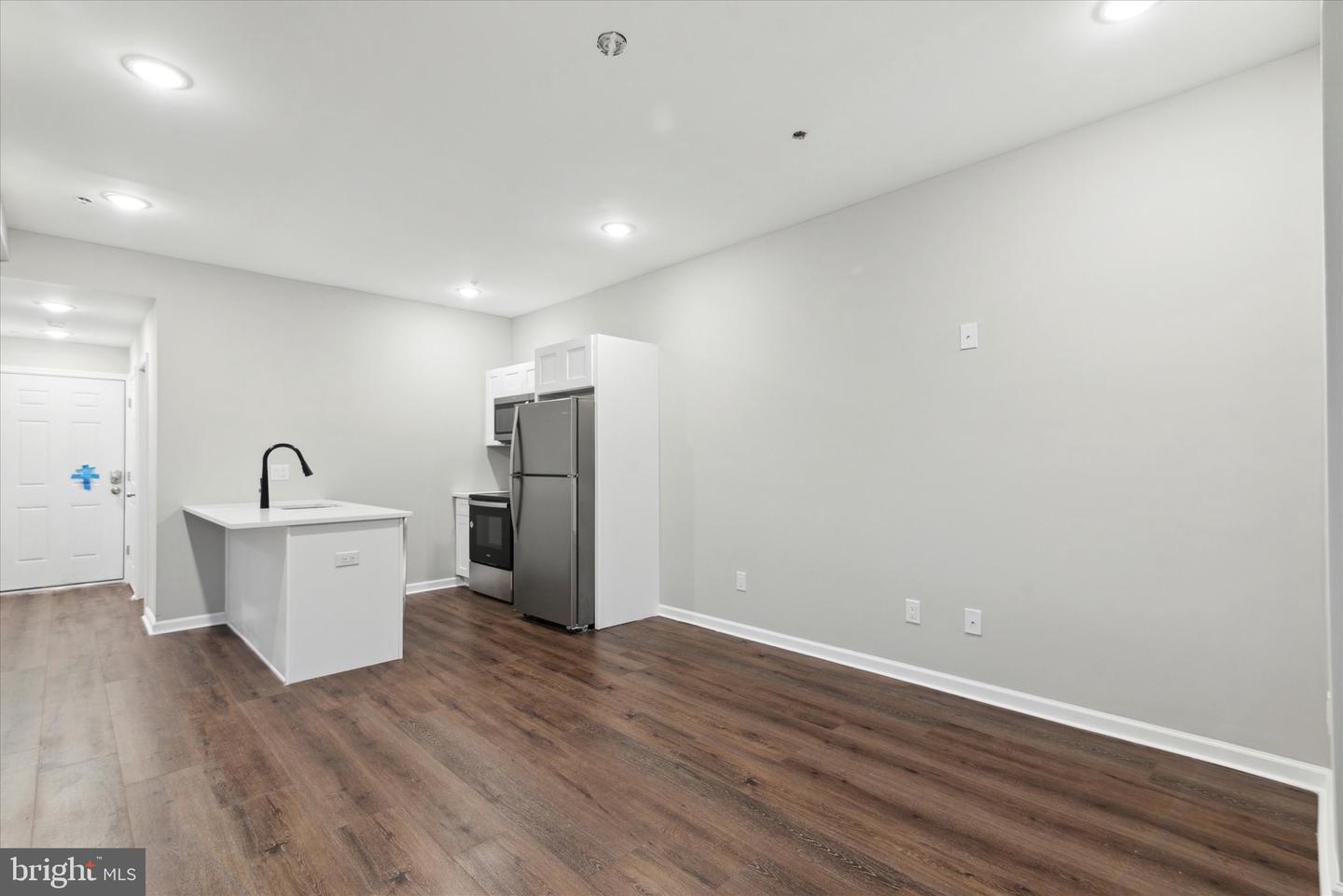 1230 N Marshall St #2f Property Photo 10
