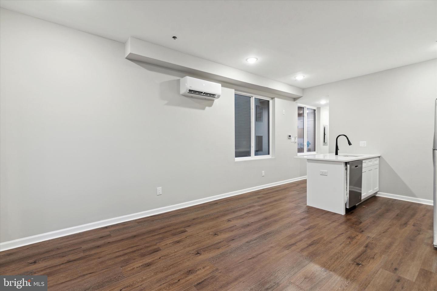 1230 N Marshall St #2f Property Photo 11