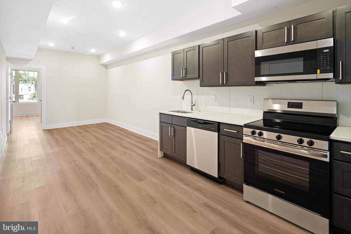 5217-1/2 WARREN ST #4 Property Photo 1