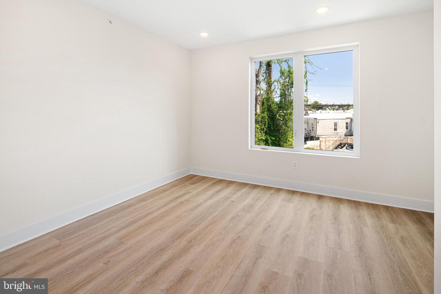 5217-1/2 Warren St #4 Property Photo 7