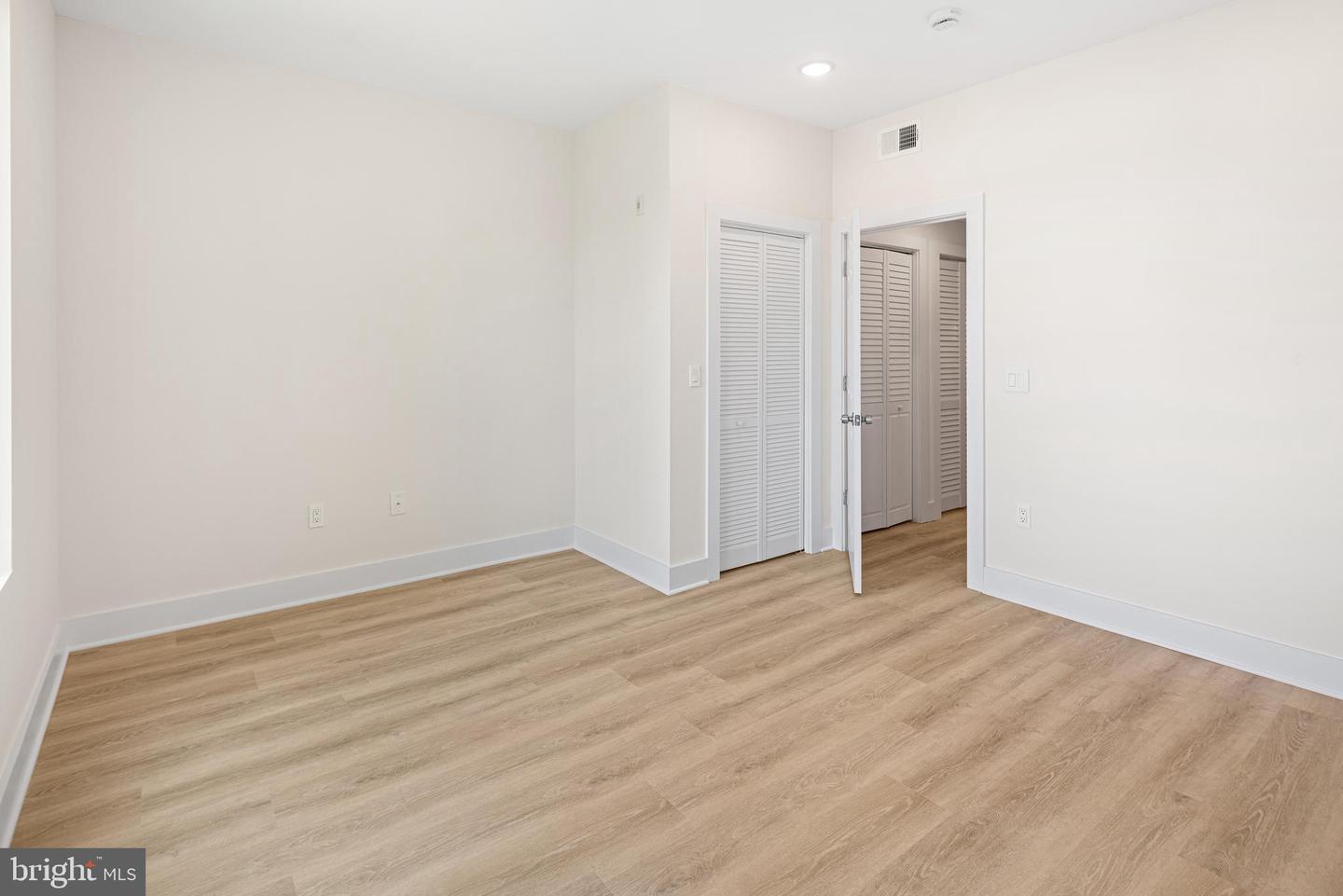5217-1/2 Warren St #4 Property Photo 8