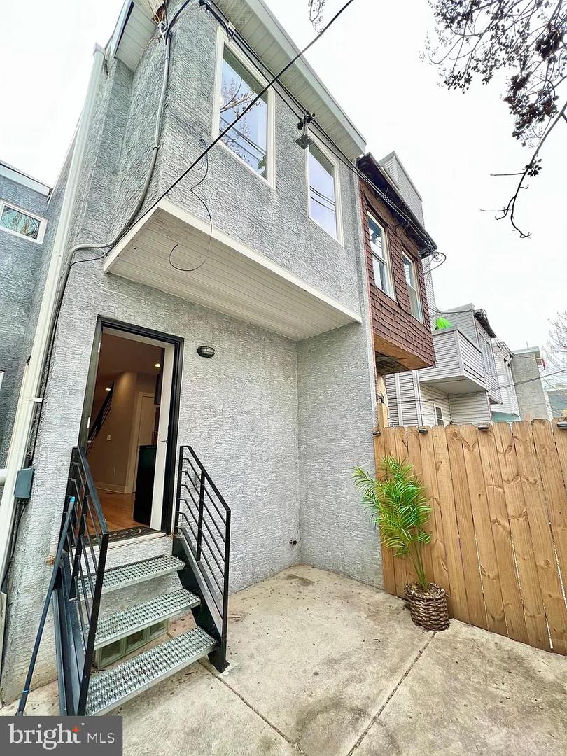 1324 N Newkirk St Property Photo 27