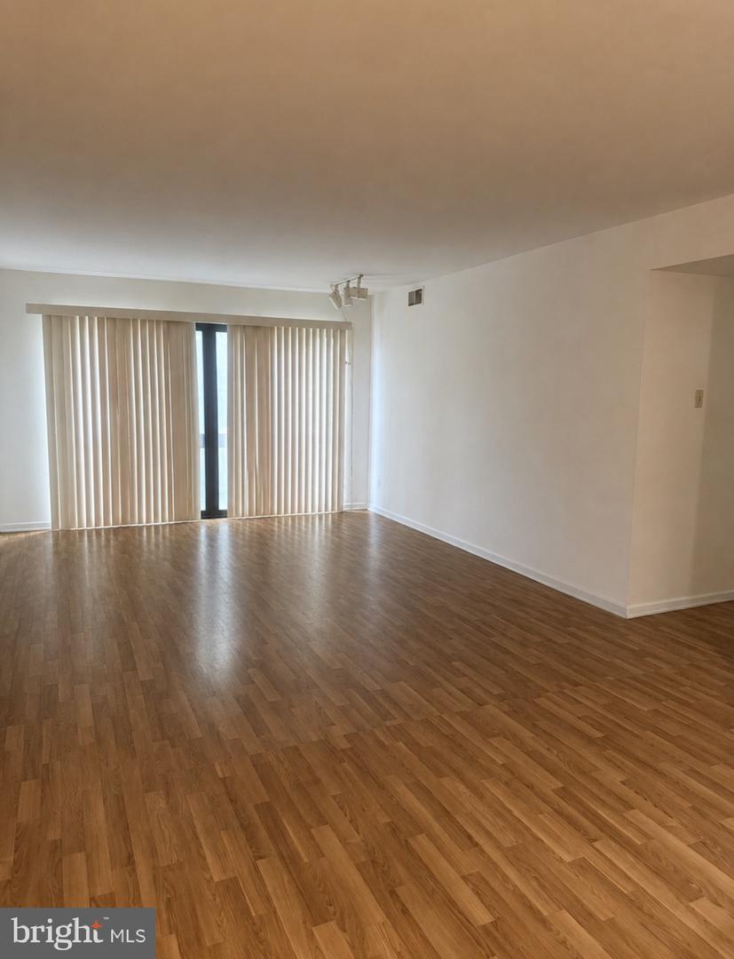 7600 E Roosevelt Blvd #304 Property Photo 2