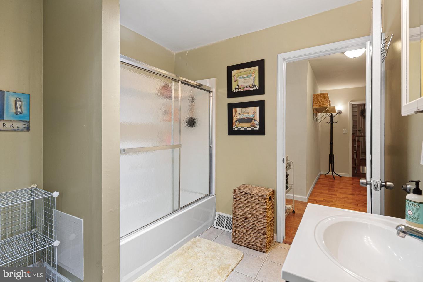 1352 Marlborough St Property Photo 19