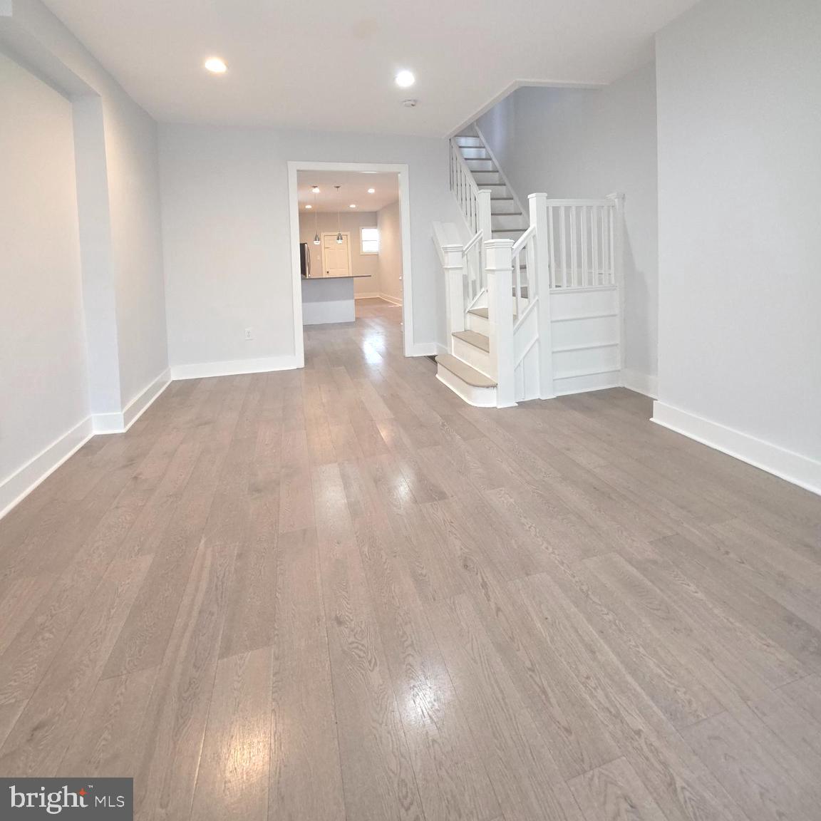 5515 Catharine St Property Photo 2