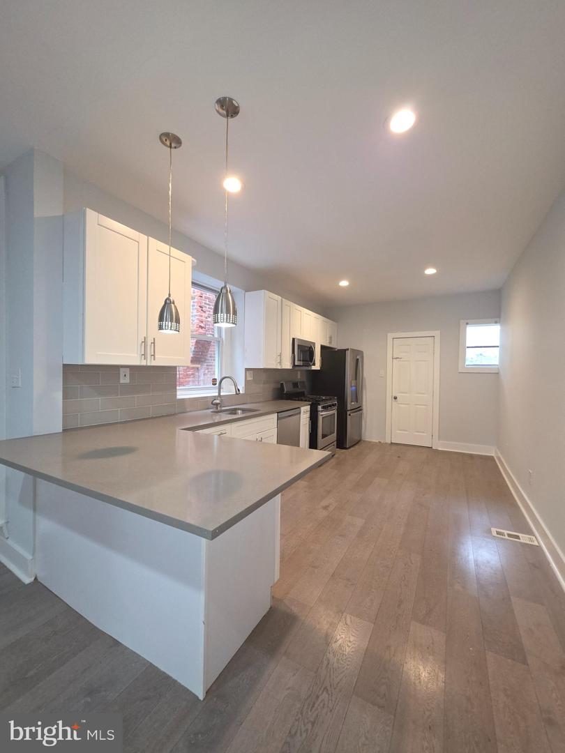 5515 Catharine St Property Photo 4