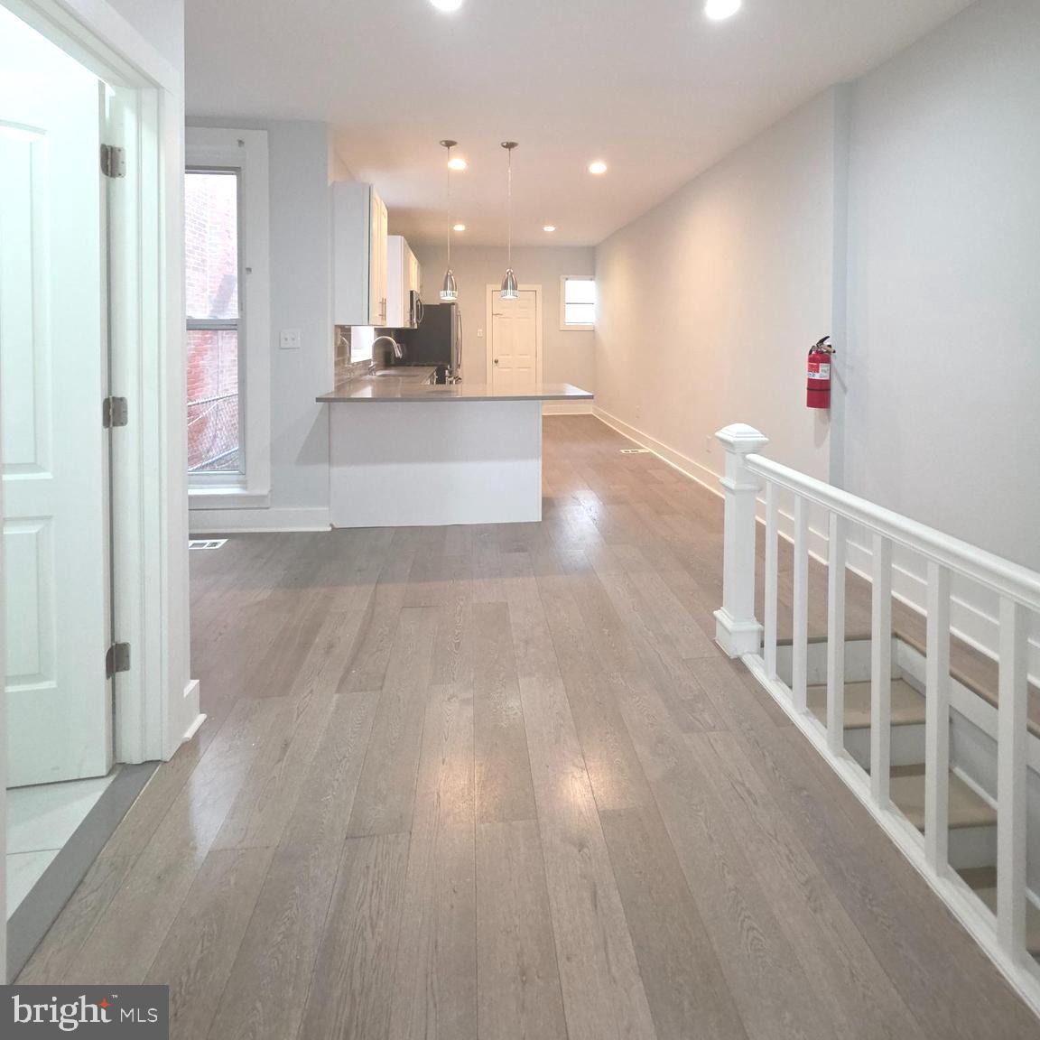 5515 Catharine St Property Photo 6
