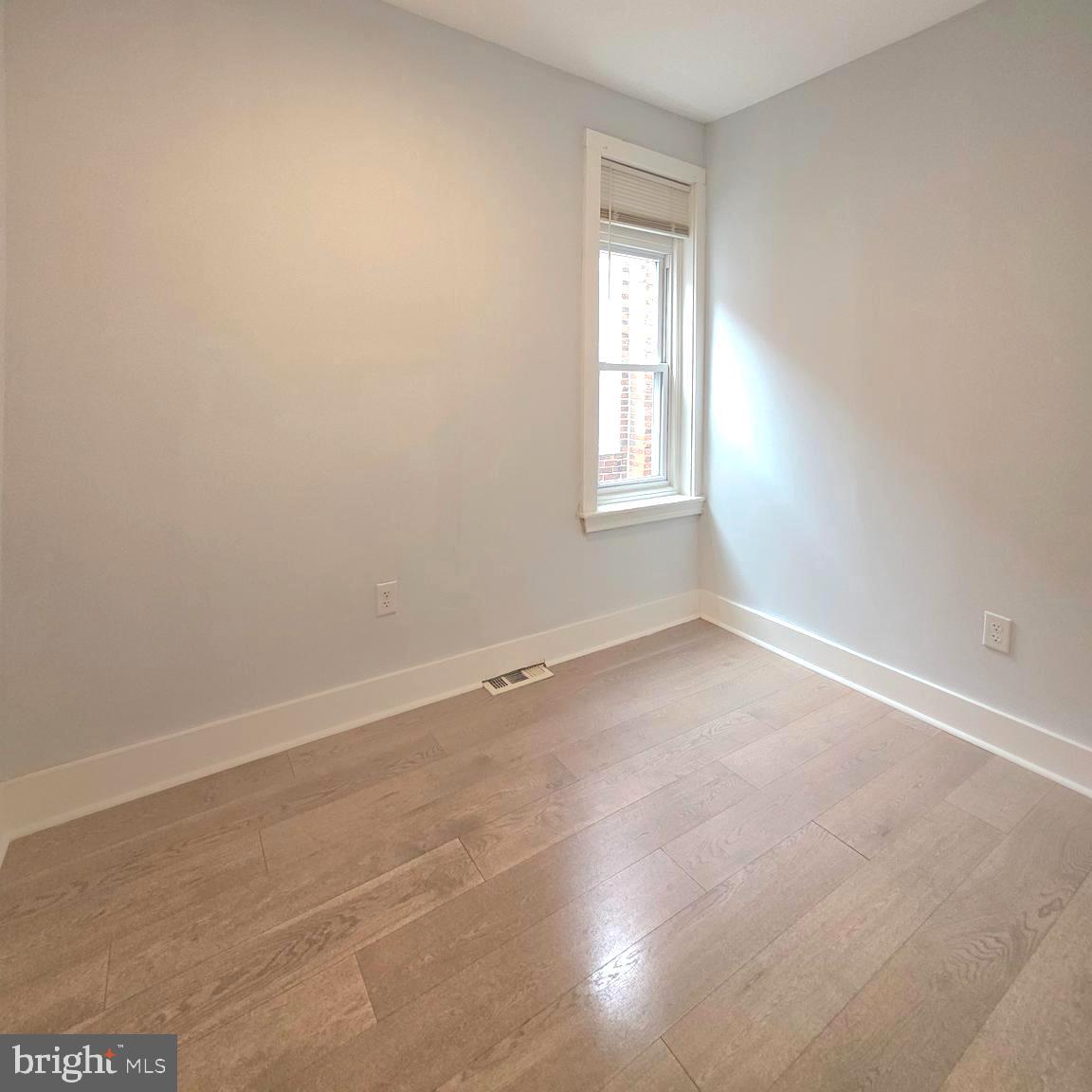 5515 Catharine St Property Photo 14