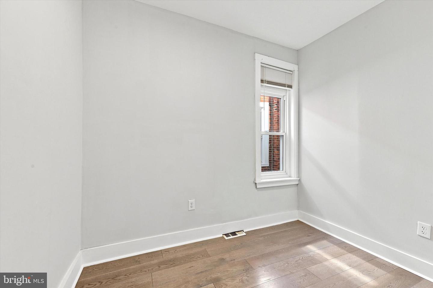 5515 Catharine St Property Photo 18