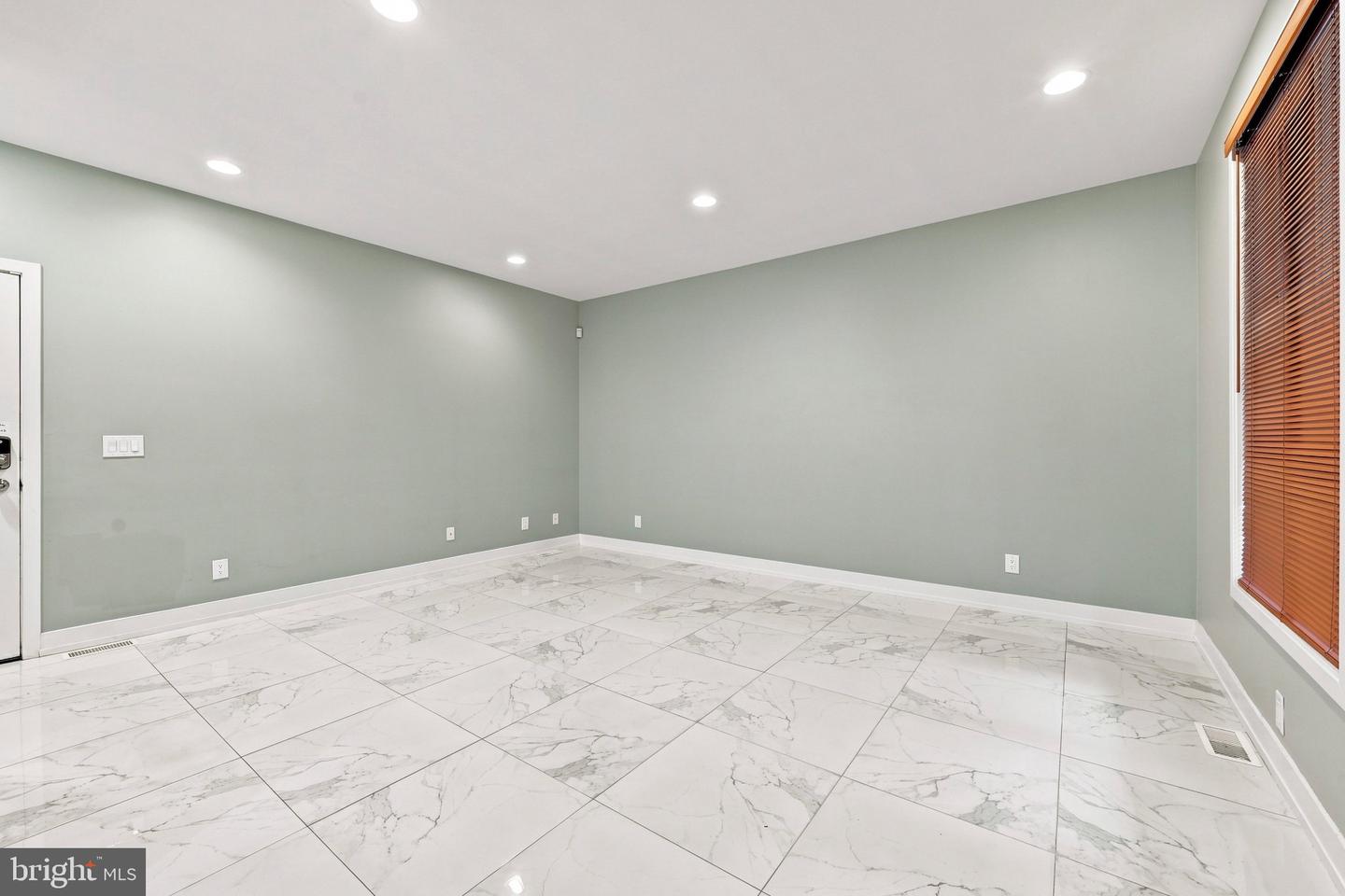 813 N Orianna St #813a Property Photo 3
