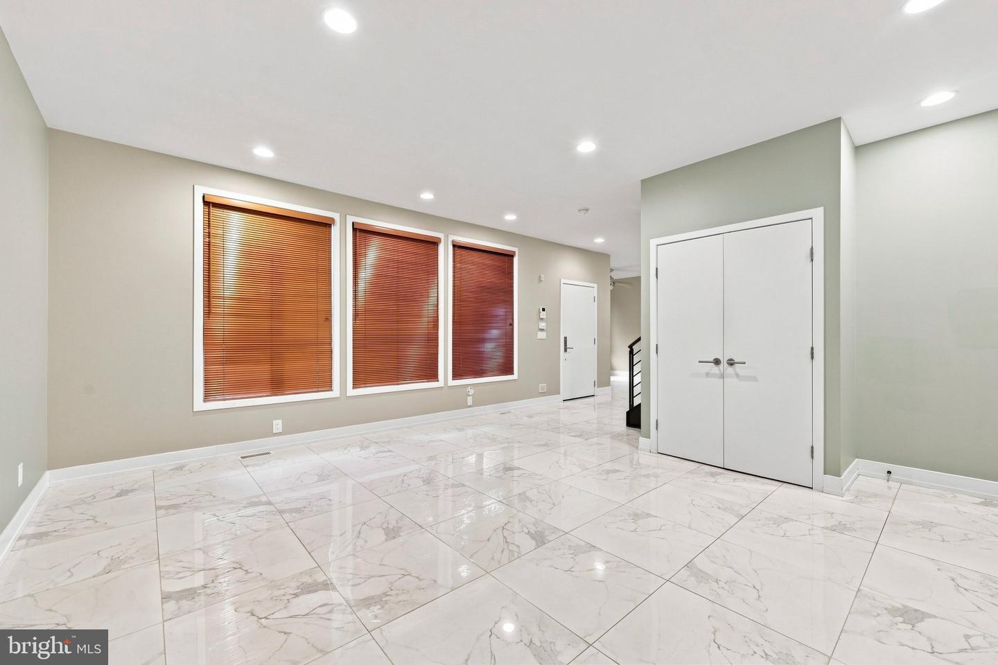 813 N Orianna St #813a Property Photo 5