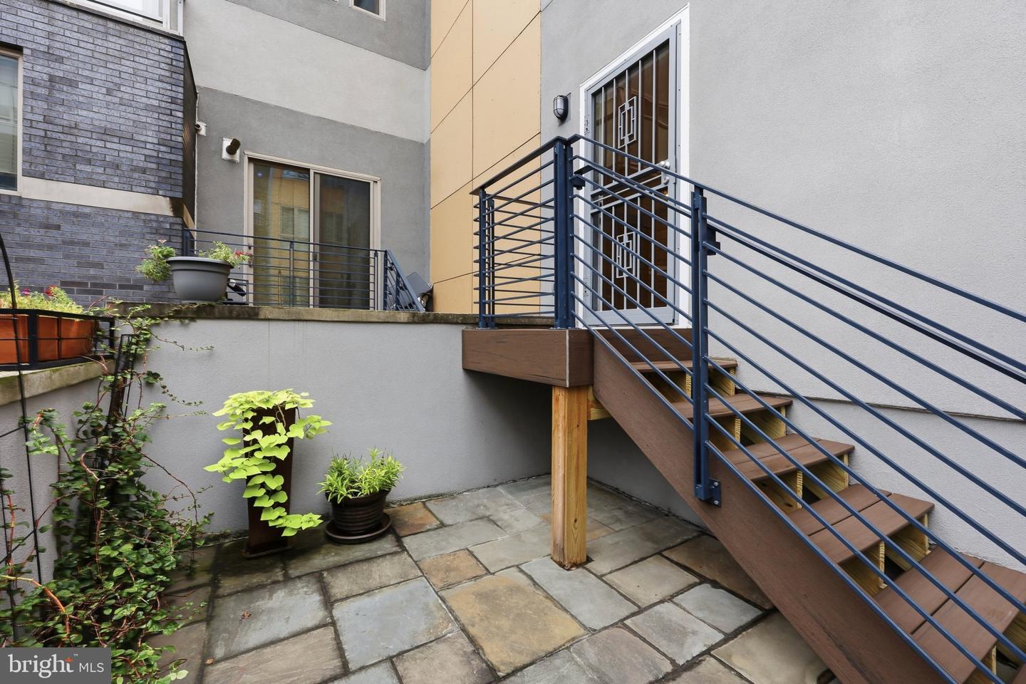 813 N Orianna St #813a Property Photo 6