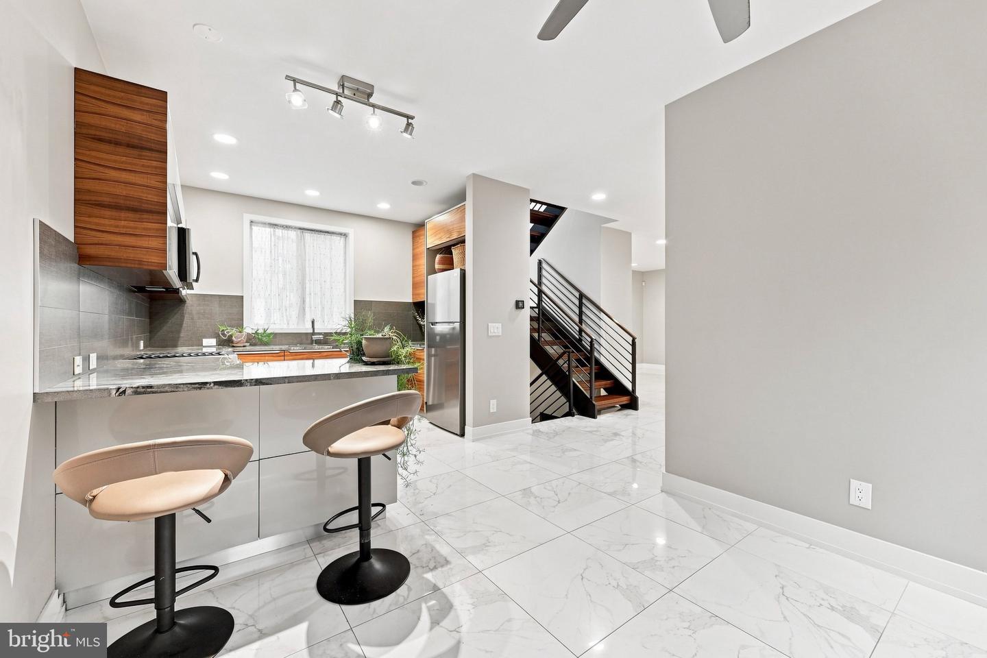813 N Orianna St #813a Property Photo 8