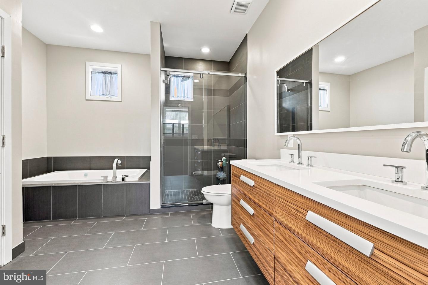 813 N Orianna St #813a Property Photo 28