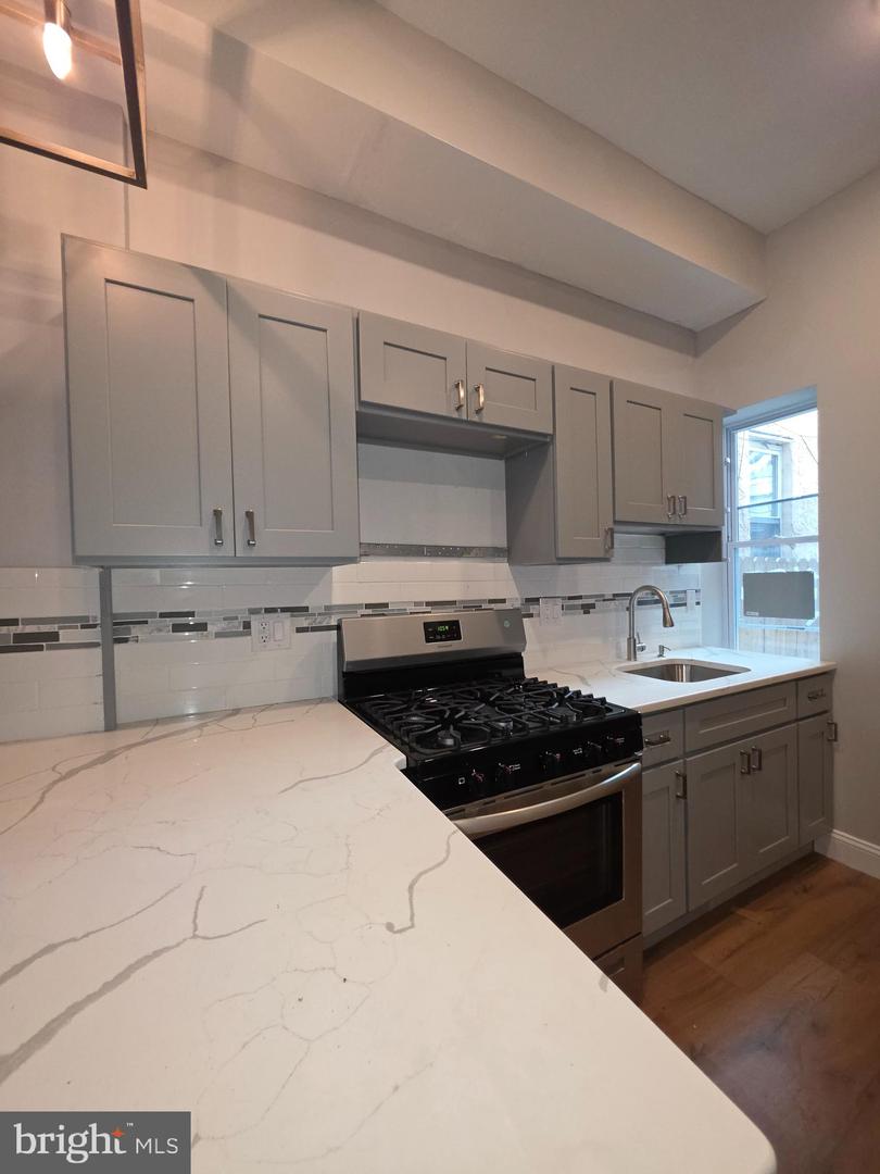 5520 Master St Property Photo 6