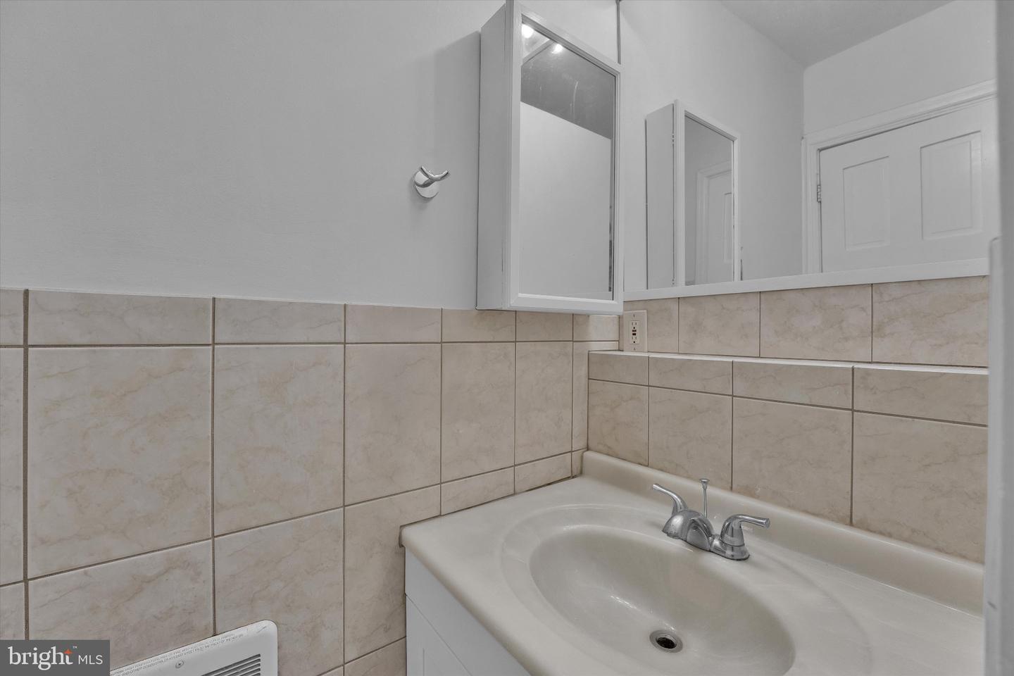 890 N Stillman St Property Photo 20