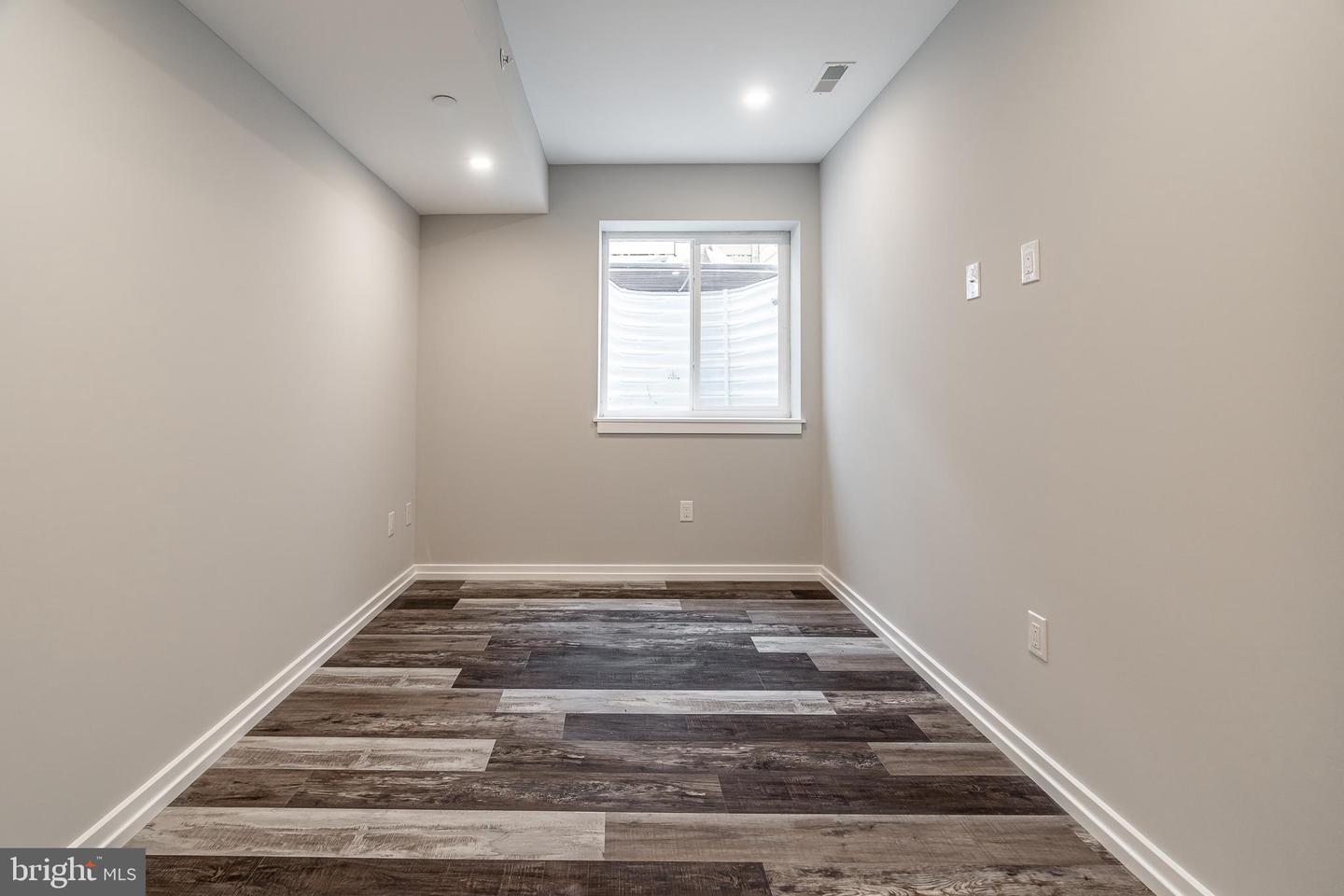 2233 Kimball St Property Photo 28