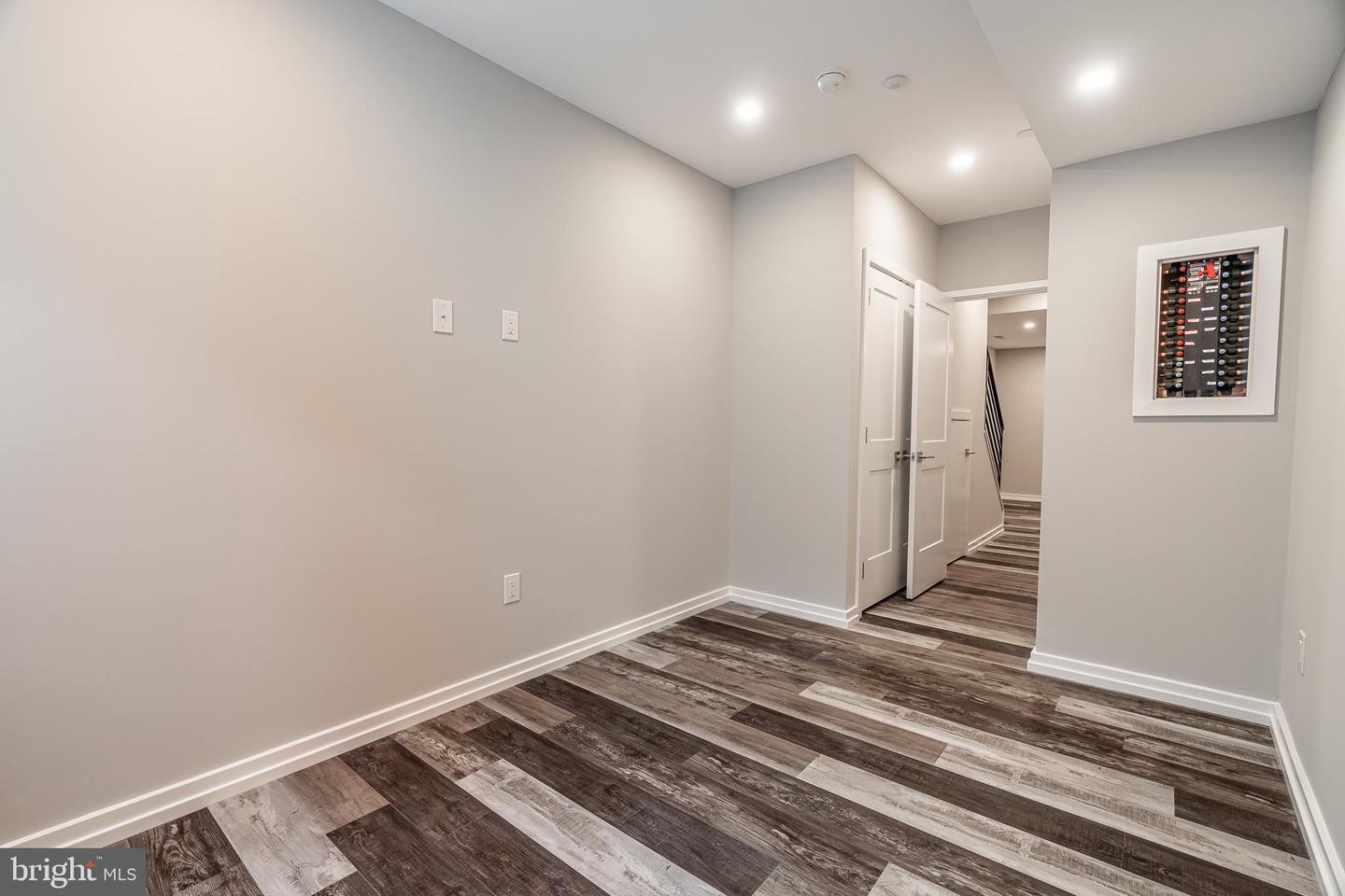 2233 Kimball St Property Photo 31
