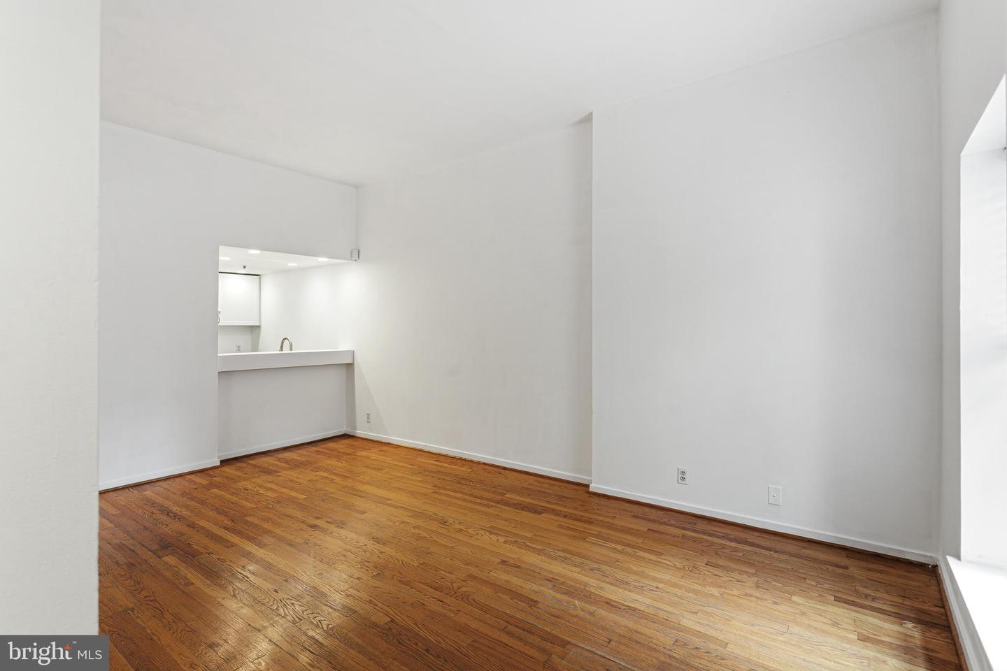 301 Race St #c010 Property Photo 3
