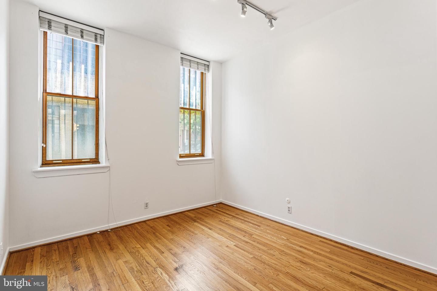301 Race St #c010 Property Photo 7