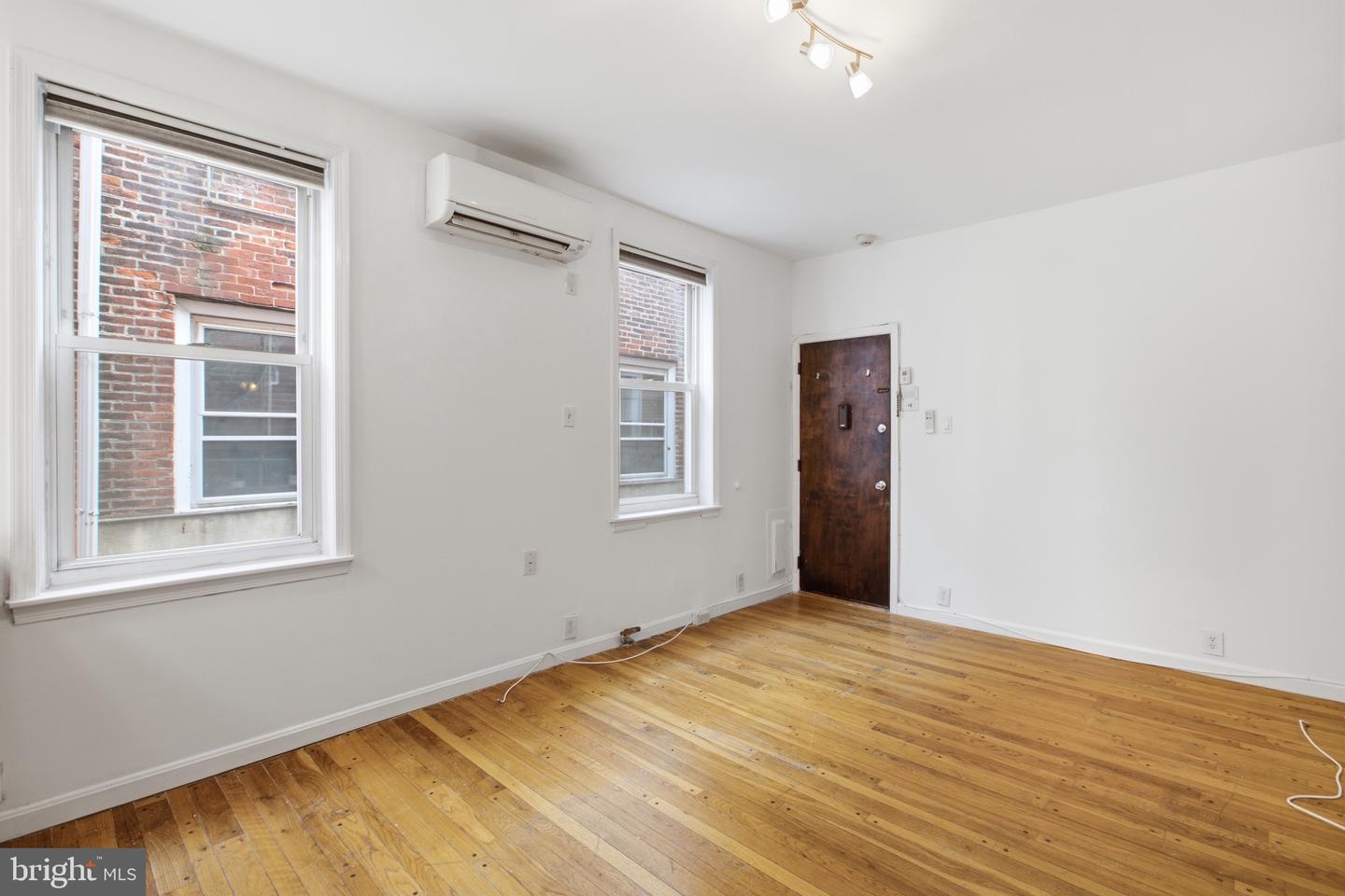 747-00 S 2nd St #2r Property Photo 3