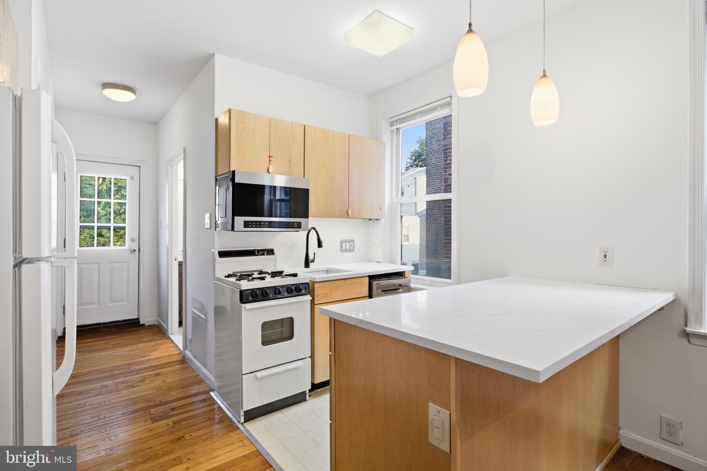 747-00 S 2nd St #2r Property Photo 6
