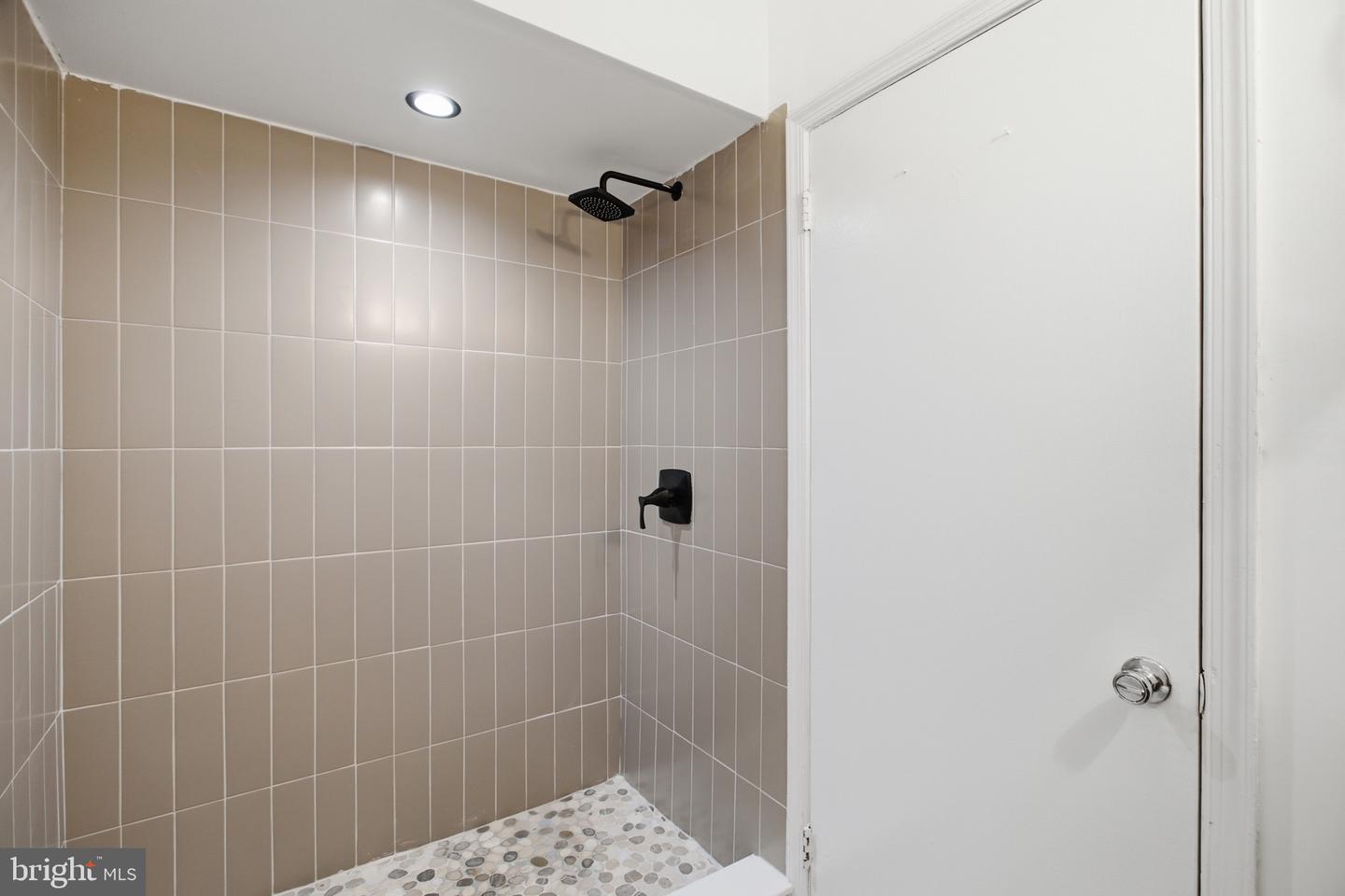 747-00 S 2nd St #2r Property Photo 11