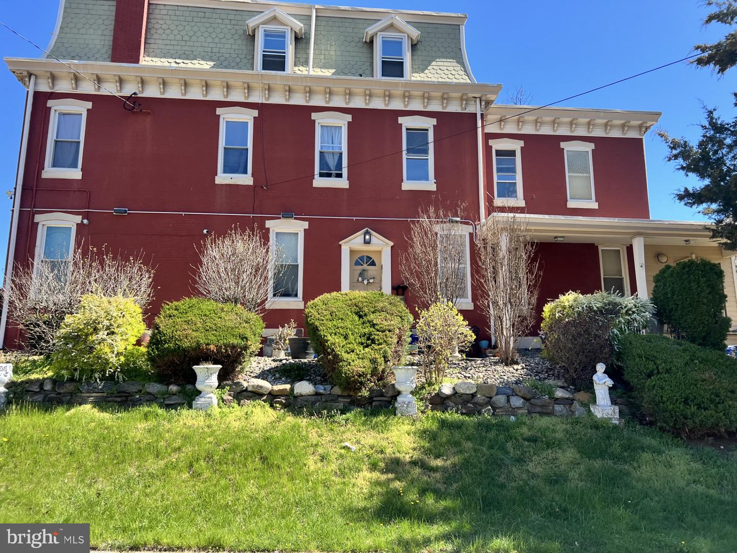 6933-00 Ditman St Property Photo 3