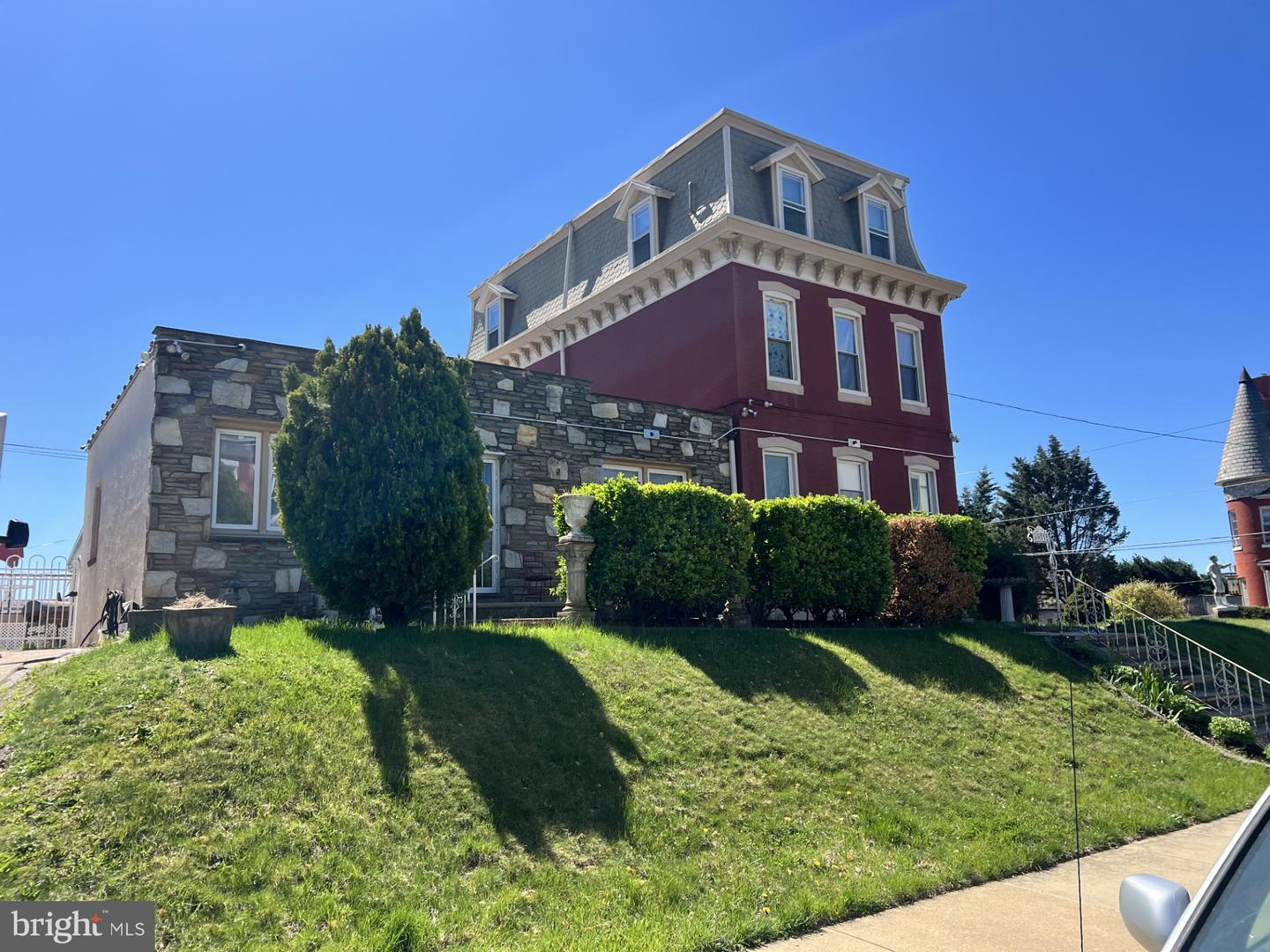6933-00 Ditman St Property Photo 4