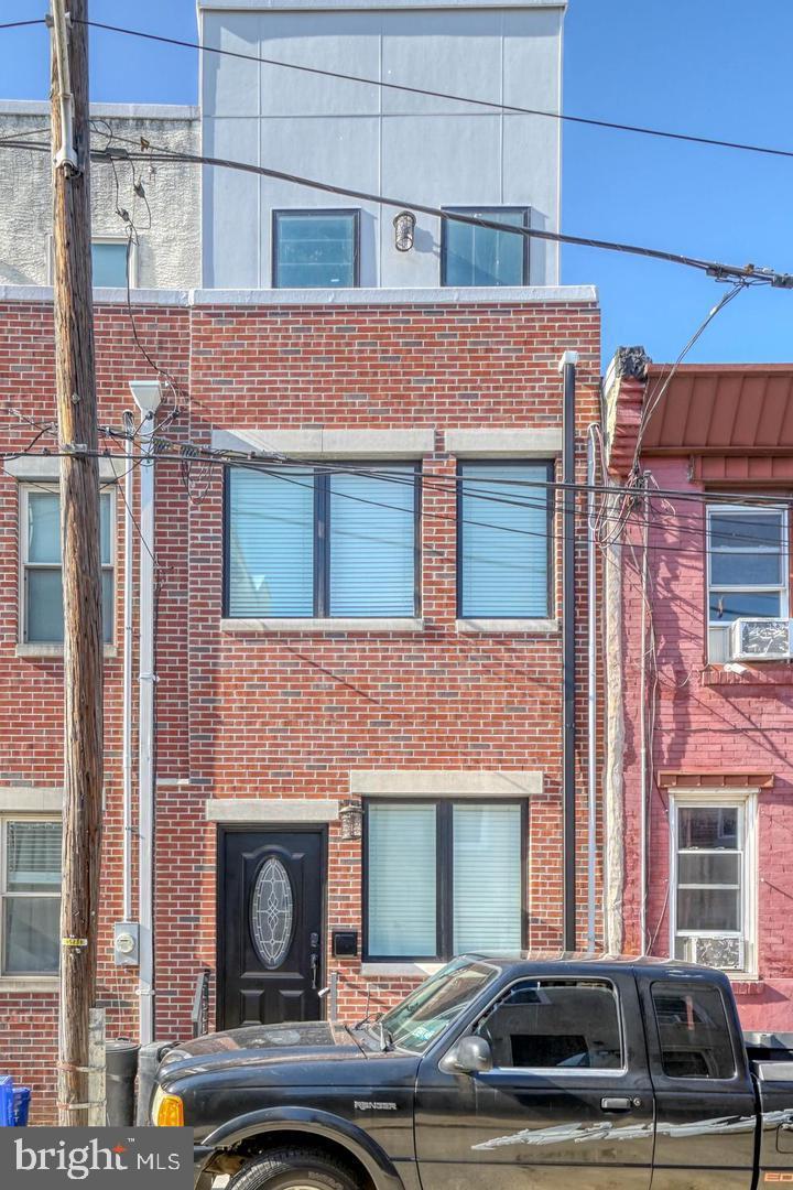1211 PETERS ST Property Photo 1