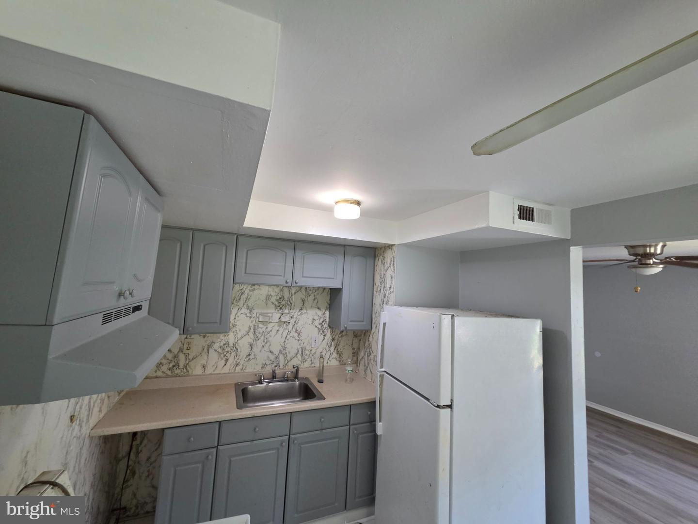 PAPH2648844 Property Photo 3