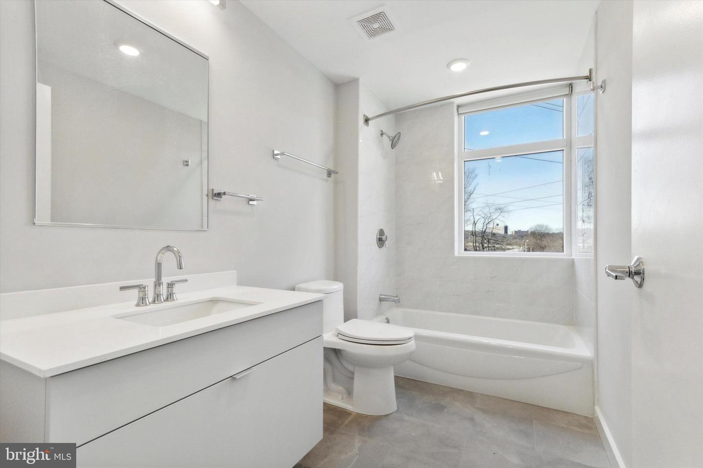 3449 Scotts Ln #c312 Property Photo 7