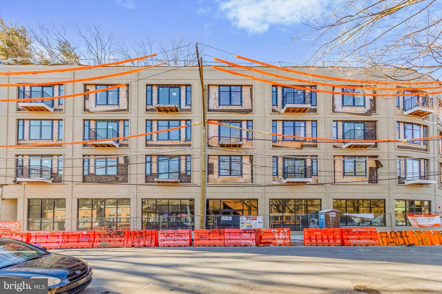 367 W Hortter St #204 Property Photo 8