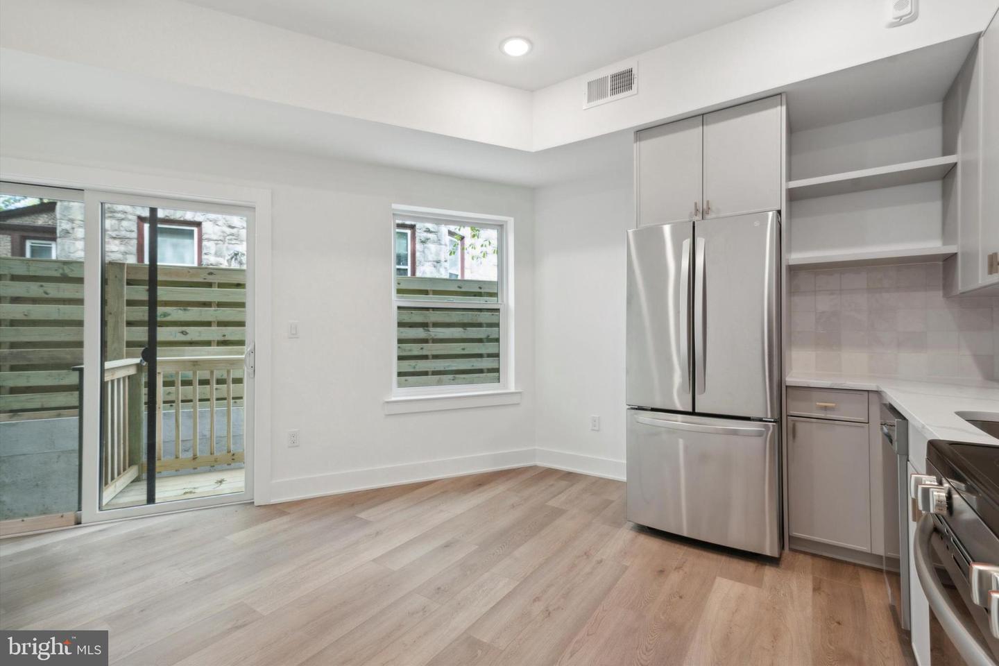 367 W Hortter St #204 Property Photo 13