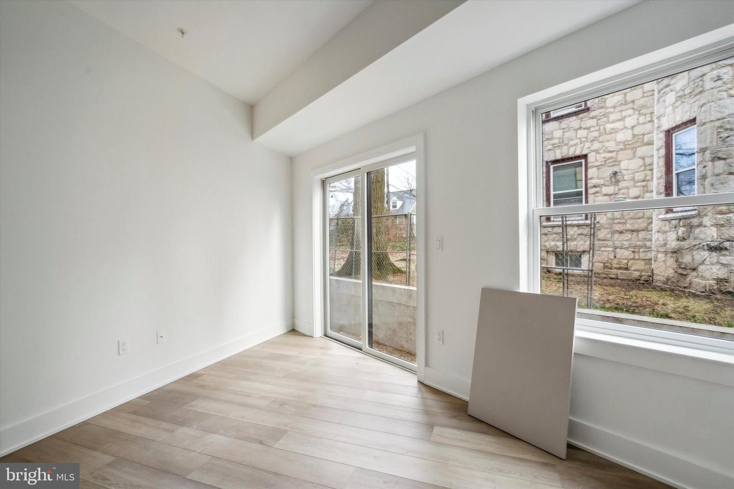 367 W Hortter St #204 Property Photo 20