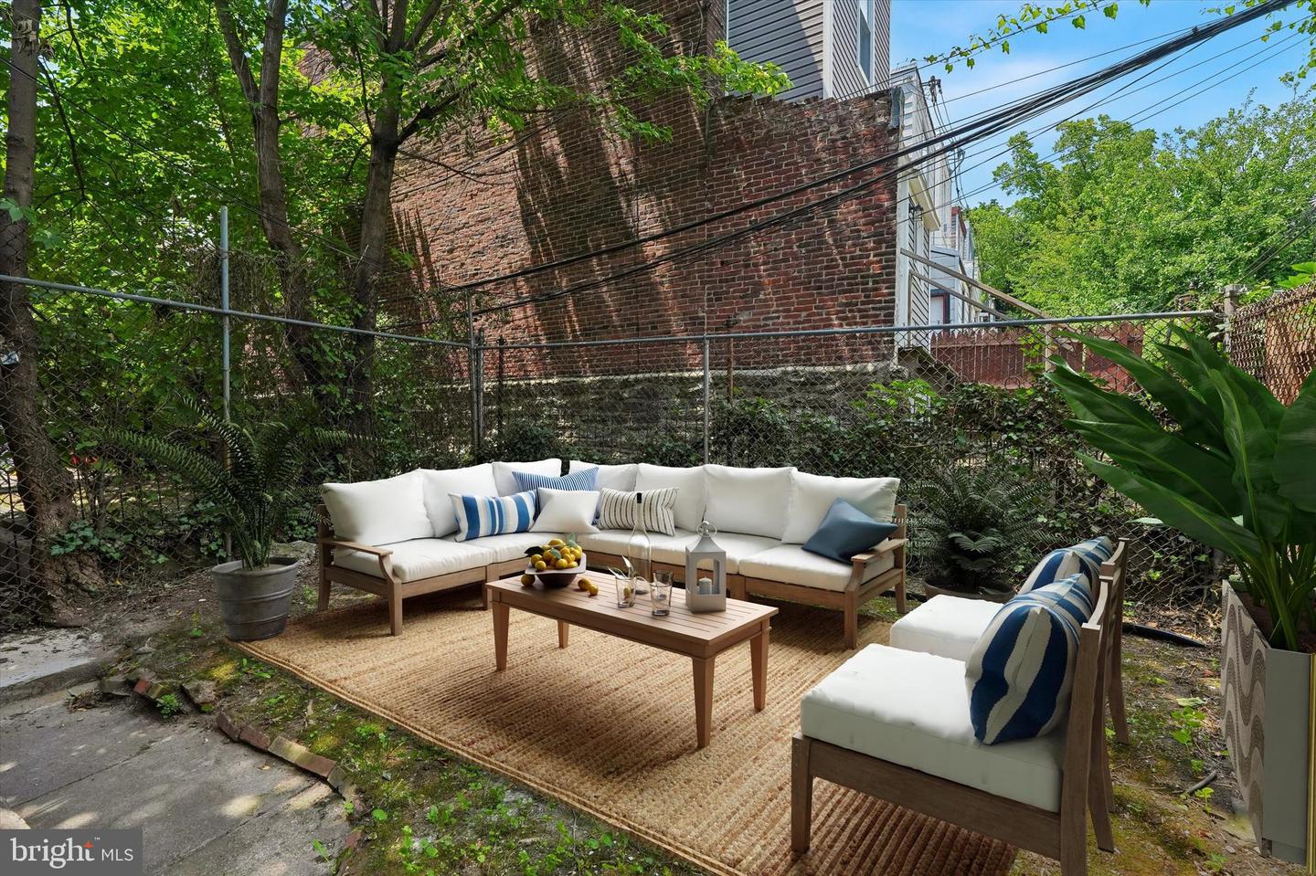 451 E Walnut Ln Property Photo 43