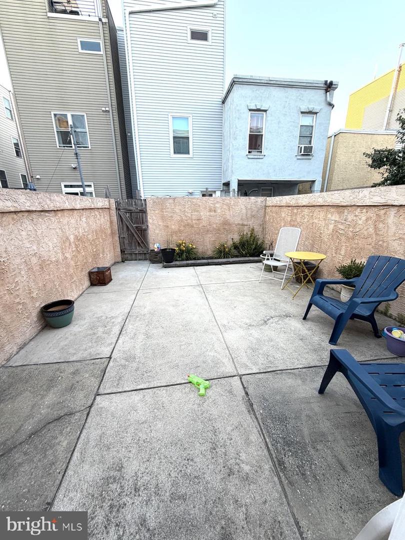 1929 Ellsworth St Property Photo 17