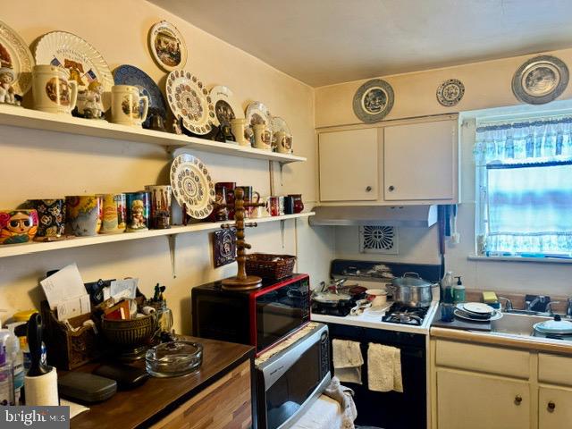 9509 Clark St Property Photo 16