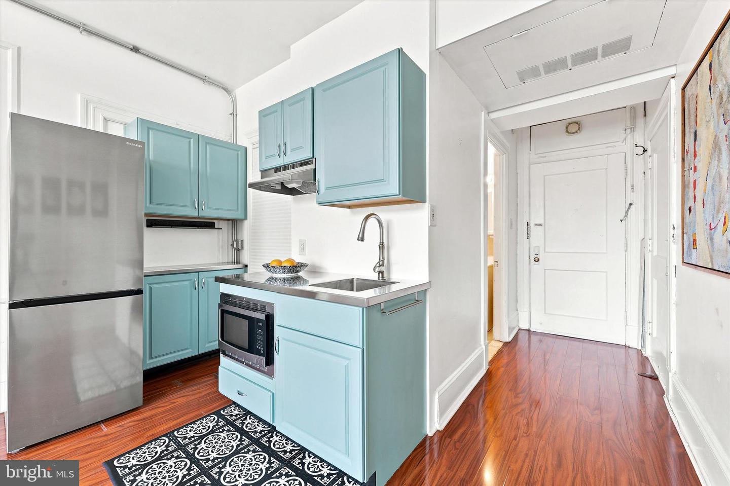 1324 Locust St #1207 Property Photo 4