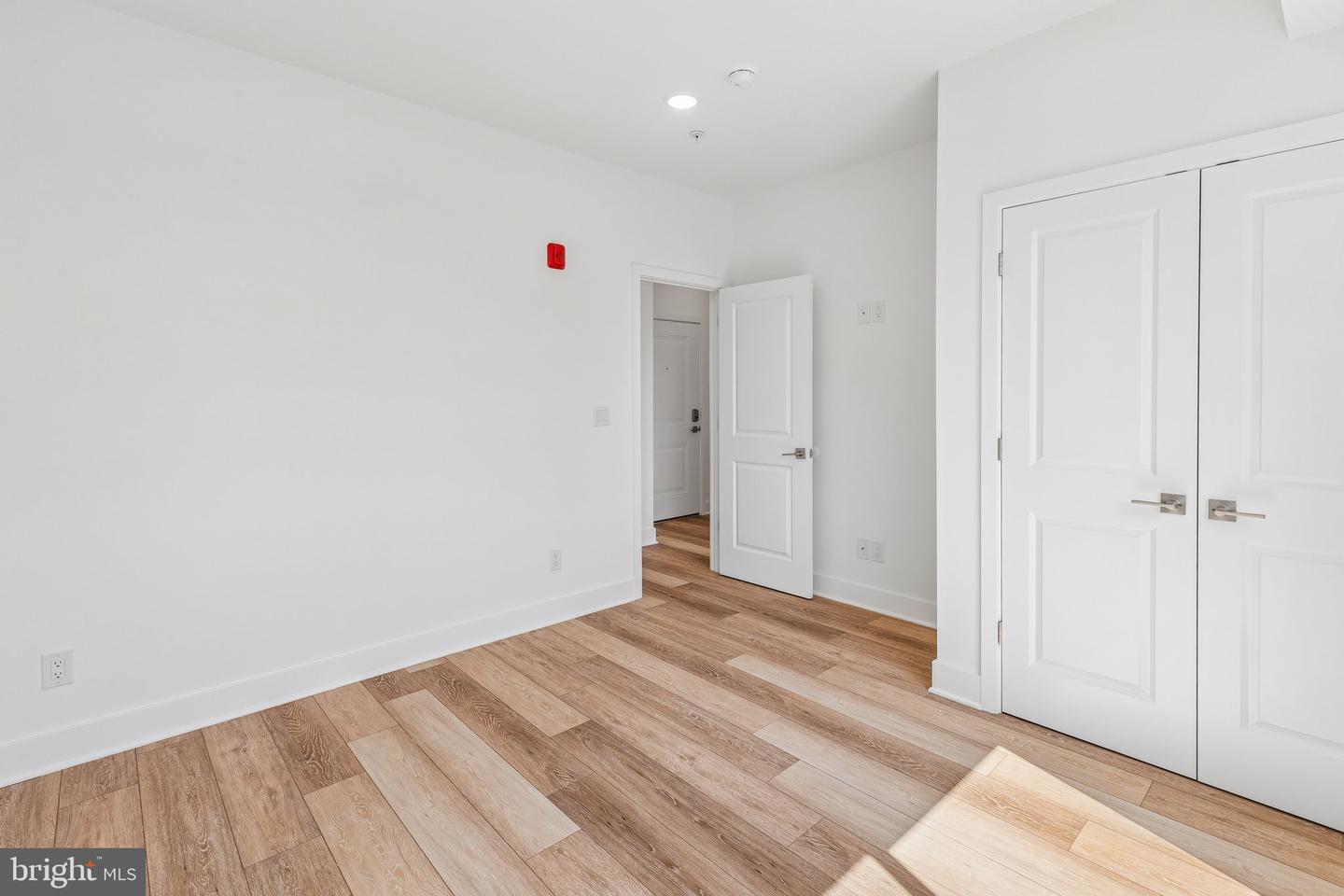 4820 Chester Ave #402 Property Photo 11