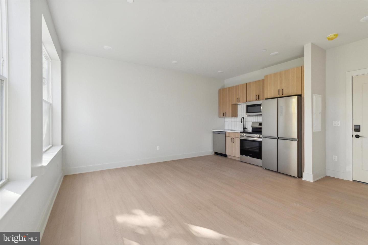 5521 WAYNE AVE #507 Property Photo 1
