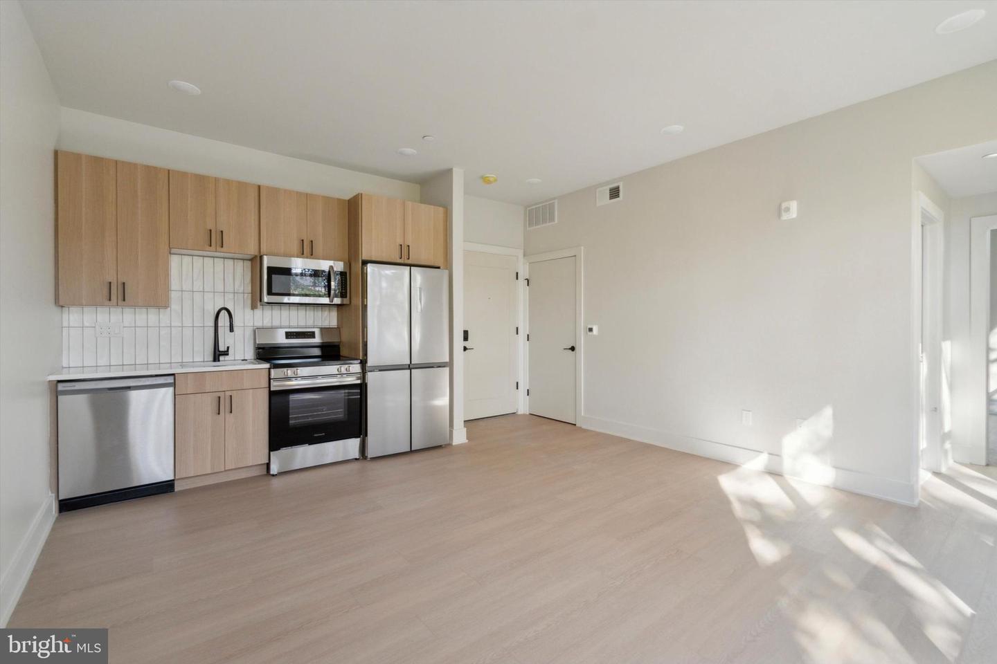 5521 Wayne Ave #507 Property Photo 10
