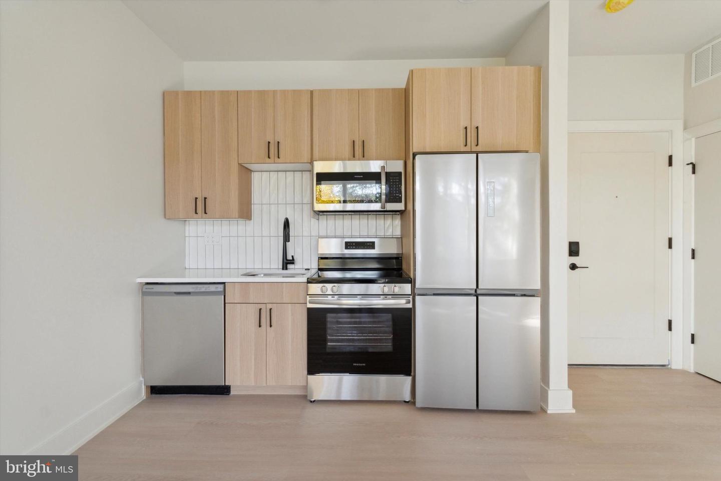 5521 Wayne Ave #507 Property Photo 11
